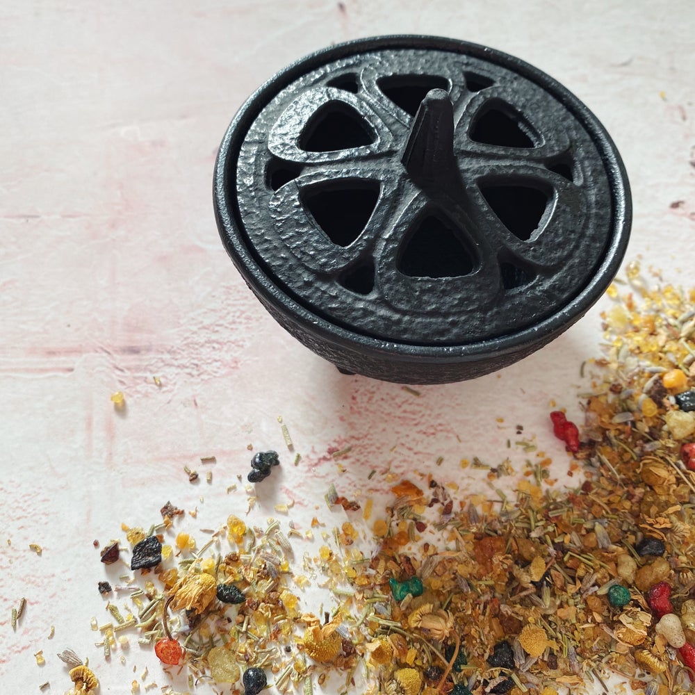 Cast Iron Incense Bowl / Stove Top Wax Melt Warmer